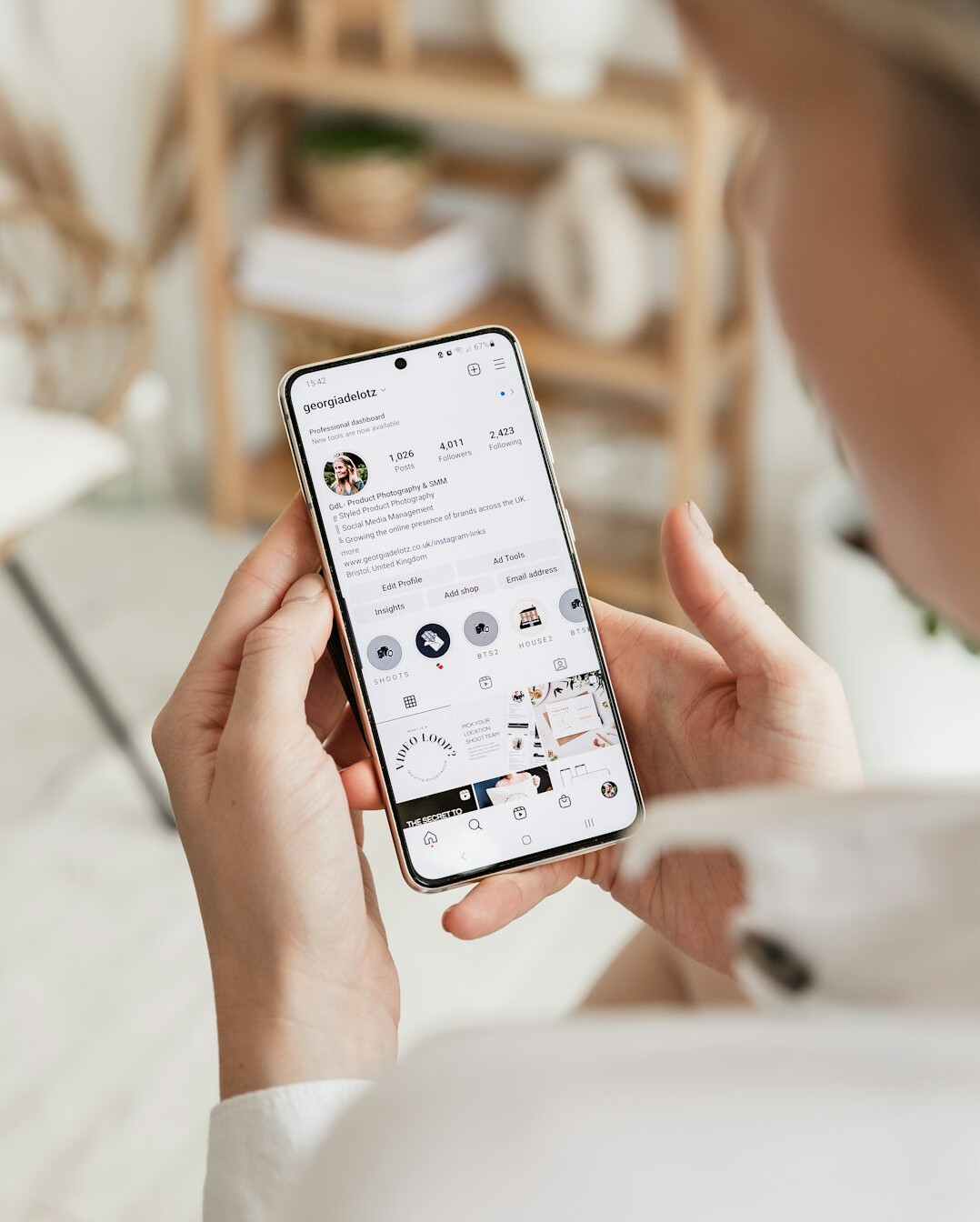 social media influencer posting